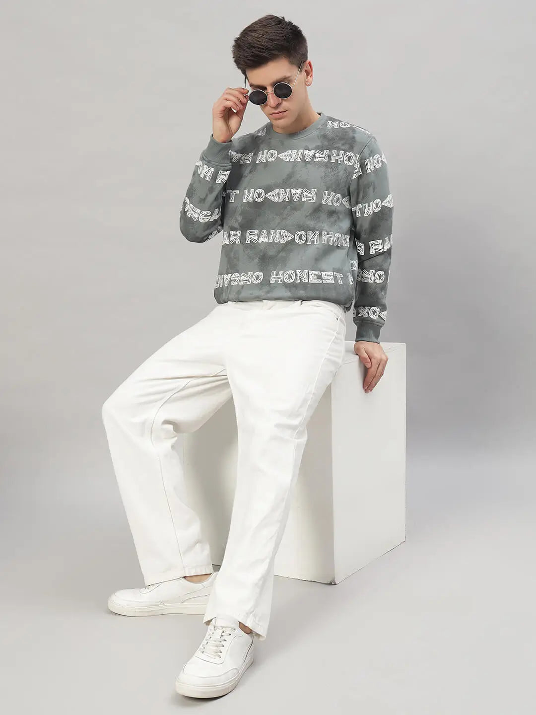 Printed Round Neck Sweatshirt [U-4220]